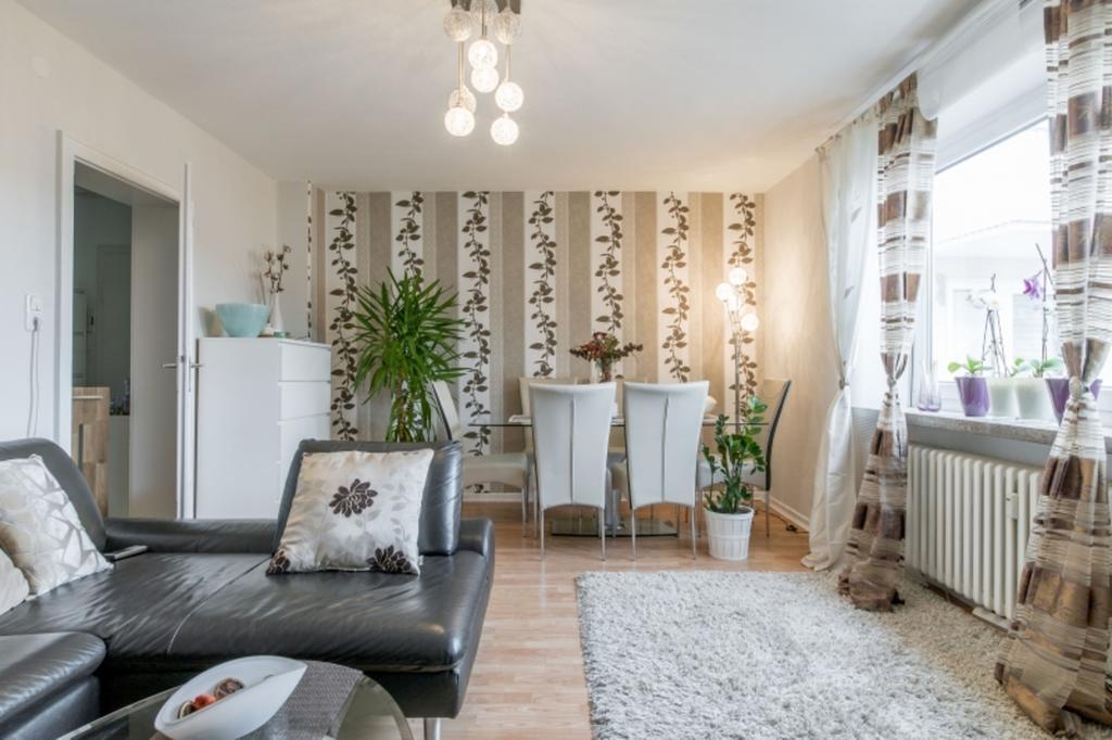 Private Apartment *